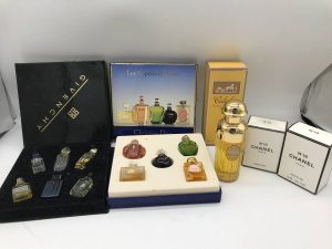 大吉国立店では香水や化粧品を積極的にお買取りします!!