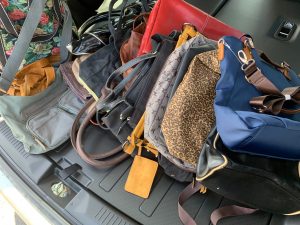 出張買取にてバッグ大量買取!バッグを処分したい…他も買取して欲しい…を解決できるのが姶良市・買取専門店大吉タイヨー西加治木店!