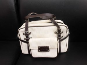 手洗い忘れずに！八尾、平野、志紀、東大阪でロエベを売るなら買取専門店　大吉　JR八尾店。志紀、柏原、加美、平野、高安、青山、山本、恩智、国分、東大阪、布施（JR八尾駅約1分）