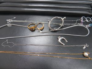 本日は貴金属・アクセサリーのお買取りをさせて頂きました。