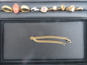 本日は貴金属のリングをお買取りさせて頂きました。
