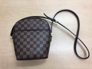 お部屋掃除で出てきた不用のブランド品買取ます!『大吉』松戸店です。