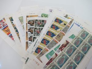 切手のお買取りなら大吉フジ松末店にお任せください！