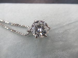 ダイヤモンド高価買取実施中! 大吉フジ松末店です