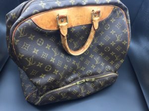 ボロボロになったヴィトンのバッグも買取できますので、捨てずに大吉イオンタウン諏訪の森店にお持ち下さい！