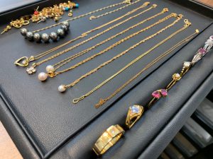 お召しにならないアクセサリーは姶良市・買取専門店大吉タイヨー西加治木店!アクセサリーから、これだけ大量の貴金属が出ました!
