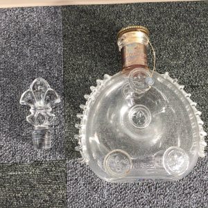 岐阜で洋酒(バカラ)の空き瓶を買取します!大吉カラフルタウン岐阜店です