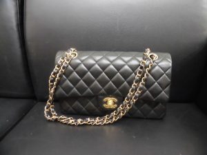 シャネルは買取専門店　大吉　JR八尾店へ。八尾、志紀、柏原、久宝寺、平野、恩智、山本、青山、高安、東大阪。JR八尾駅約１分。