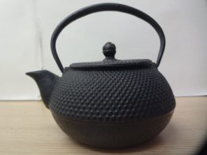 鉄瓶を売るなら買取専門店 大吉 JR八尾店。JR八尾駅徒歩約1分(志紀、柏原、加美、平野、山本、青山、恩智、東大阪)