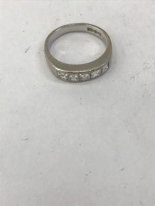 ダイヤモンドの指輪をお買取り致しました大吉鶴見店です。