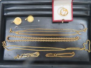 本日は貴金属　金貨・ネックレス・ブレスレットをお買取りさせて頂きました。