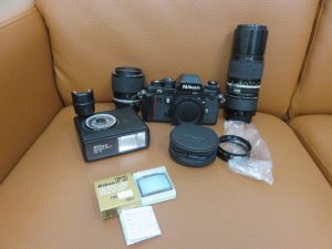 本日はNikonのフイルムカメラをお買取りさせて頂きました。