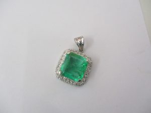 エメラルドの買取は大吉弘前高田店にお任せください‼