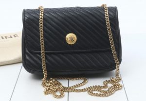 セリーヌ チェーンショルダー