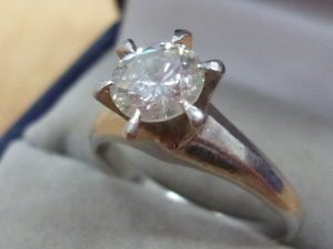 １カラットダイヤモンドのお買取りを致しました。買取専門店大吉ゆめタウン中津店（大分県）です。