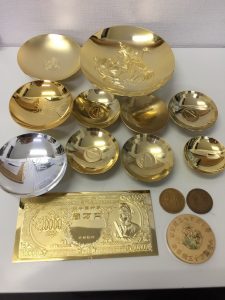 ☆記念品・表彰品☆の買取は大吉草加店にお任せください。