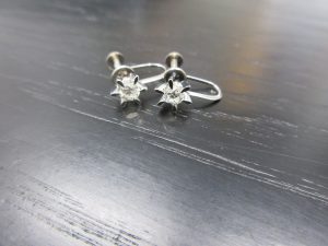 ダイヤモンドのイヤリングをお買取り致しました大吉鶴見店です。