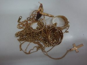 大吉調布店で買取りした金のアクセサリー