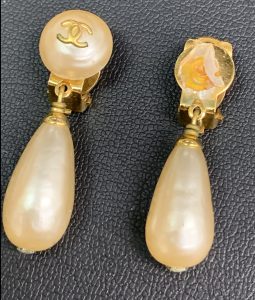 今回はCHANELのイヤリングをお買取させて頂きました!大吉橋本高野口店です!