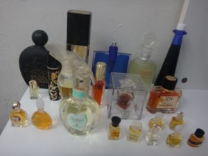大吉調布店で買取りした香水