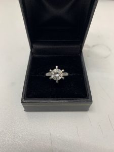 大吉鶴見店はダイヤモンドの指輪をお買取り致しました。