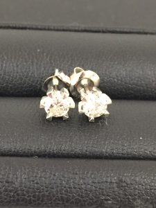 ダイヤモンド付きイヤリングを買取させて頂いた大吉イオンタウン諏訪の森店です！