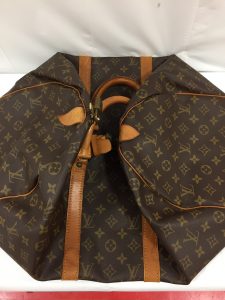 重量感があるヴィトンのキーポルを買取させて頂いた大吉イオンタウン諏訪の森点です!