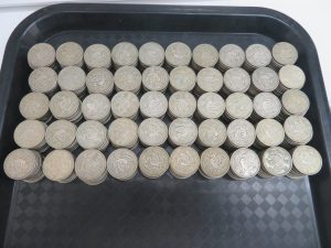 本日は鳳凰の100円銀貨をたくさんお買取りさせて頂きました。