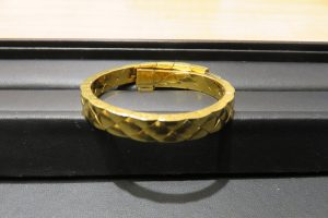 シャネルのヴィンテージものK18シャネルのブレス最高です。 