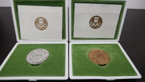 キッピーモール三田店。記念メダルの買取やってます!