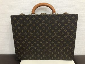 大吉国立店でLouis Vuittonのアタッシュケースをお買取りしました!!