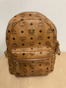 MCM エムシーエム スタッズバックパック