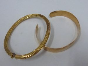 金のバングルのお買取りを致しました。買取専門店大吉ゆめタウン中津店です。