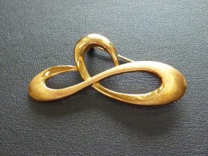 金のブローチのお買取りを致しました。買取専門店大吉ゆめタウン中津店(大分)です。