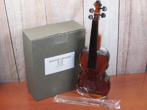 サントリー X.O ヴァイオリンボトルをお買取りしました大吉カラフルタウン岐阜店です。