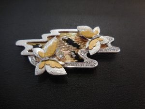 200804ダイヤのついたブローチも 大吉大橋店でお買取り致します。