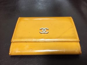 シャネル　パテントレザー　財布