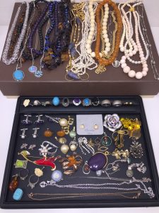 大量のアクセサリーをお買取り致しました！大吉 名西店までぜひご来店下さいませ(^^♪