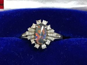 ダイヤ・色石ジュエリー買取なら杉並区大吉荻窪店にお任せください！