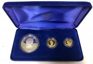 ダイアナ妃の金のプルーフセットを買取ました(^O^)／城南区にある買取専門店大吉七隈四つ角店へお越しくださいませ。