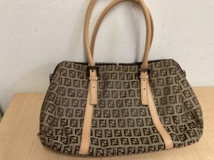 FENDI フェンディ ズッキーノ柄 ミニハンドバッグ 8BN002