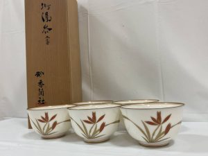 香蘭社の湯呑セットを買取させて頂いた大吉イオンタウン諏訪の森店です!