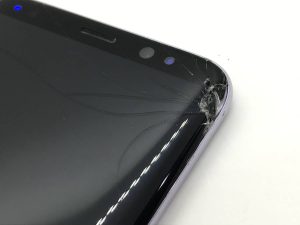 大吉国立店では画面の割れた携帯電話もお買取りします!!