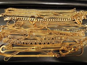 メッキアクセサリー大量持ち込み大歓迎！！ 当店では【大量】のメッキアクセサリーを大歓迎いたします(^^♪