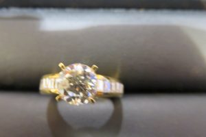 とてもきれいなダイヤモンドのリングをお買取させていただき興奮の買取専門店大吉東急プラザ新長田店です
