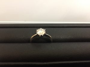 ダイヤモンドの売却をご検討中の方は一度ザ・モール春日店へご相談ください。