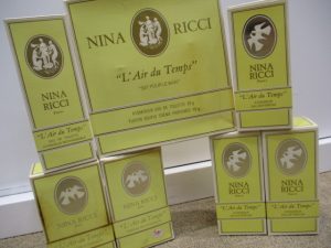 香水の買取は大吉伊勢ララパーク店にお任せ♪