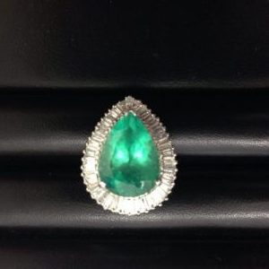 エメラルド！ジュエリーのお買い取り！！ 査定/相談！無料で承っております(^^)/