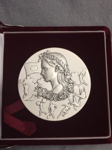 記念メダルの買取は、買取専門店大吉八王子店にお任せください。