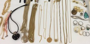 メッキのアクセサリーも買取している大吉イオンタウン諏訪の森店です!